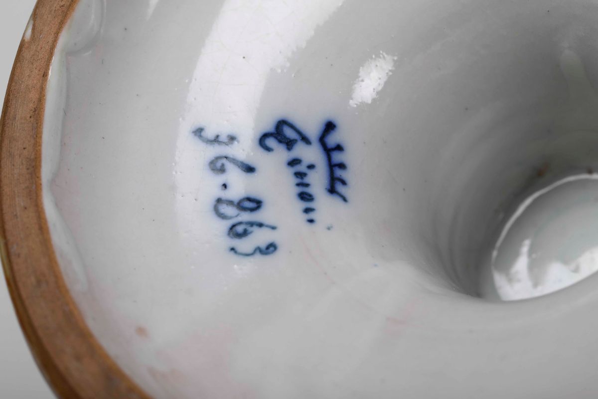 Vaso Biansato con Decoro “a Raffaellesche” Doccia, Manifattura Ginori, 1887 Ante 1902 Circa