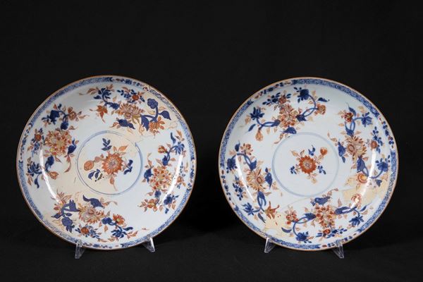 Coppia di piccoli piatti porcellana Imari, Cina, Dinastia Qing, epoca Qianlong (1736-1796)