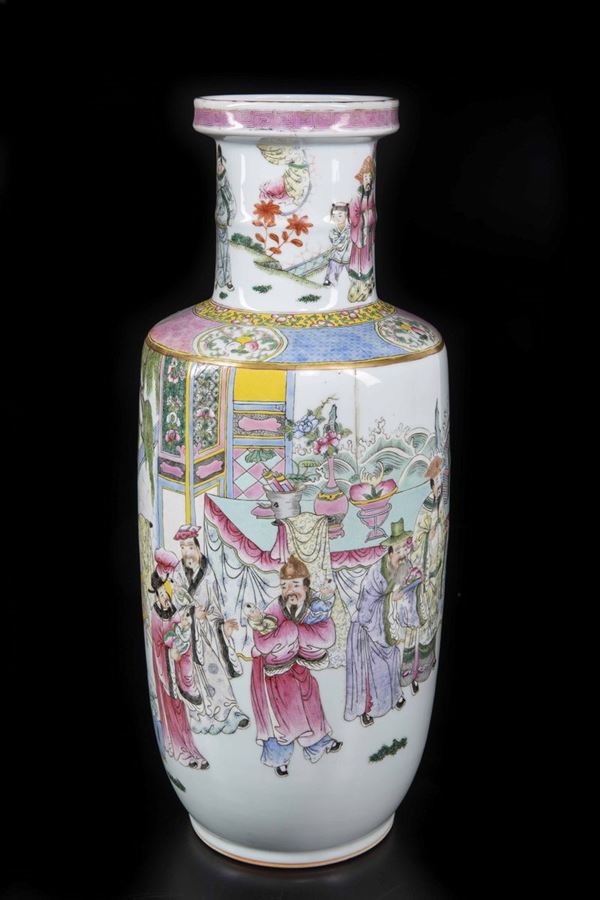 A Rouleau vase, China, Qing Dynasty, 1800s