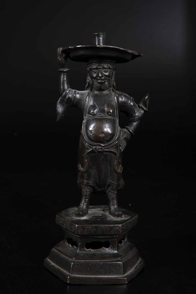 Candelabro in Bronzo a Foggia di Personaggio, Cina, Dinastia Ming, XVII Secolo