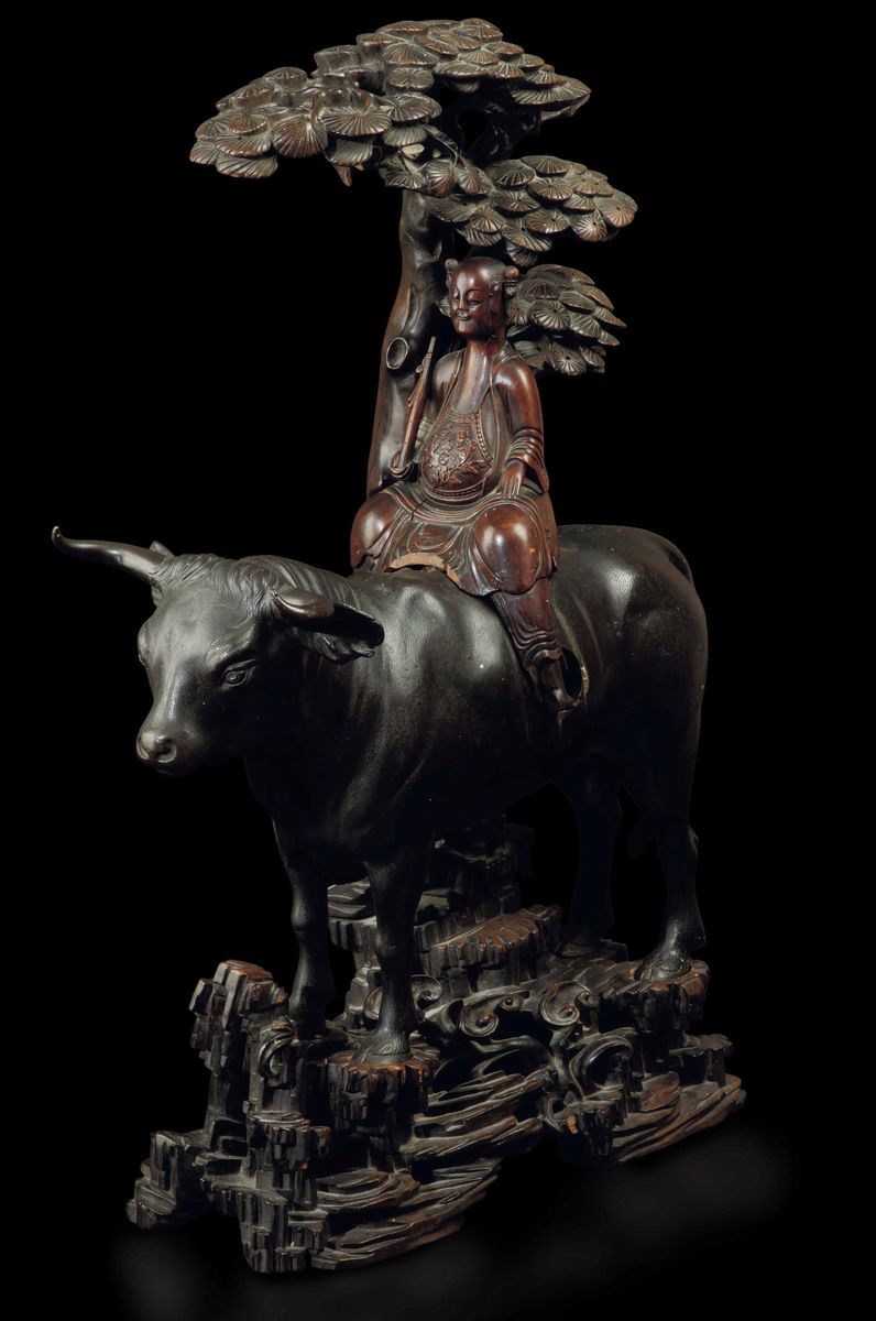 Gruppo in Legno e Bronzo Raffigurante Figura di Uomo Seduto su Bue, Cina, Dinastia Qing, Epoca Qi...