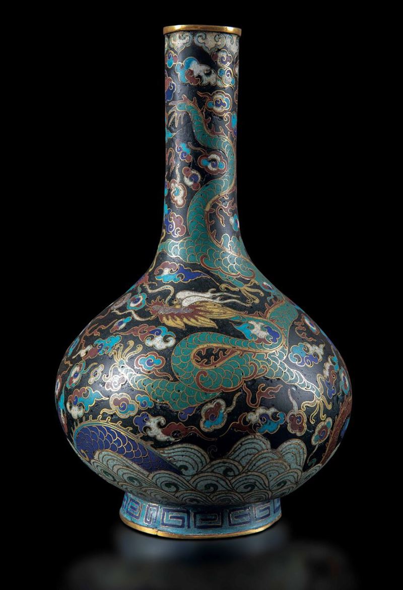 A vase in cloisonné enamels, China, Qing Dynasty  - Auction Fine Chinese Works of Art - Cambi Casa d'Aste