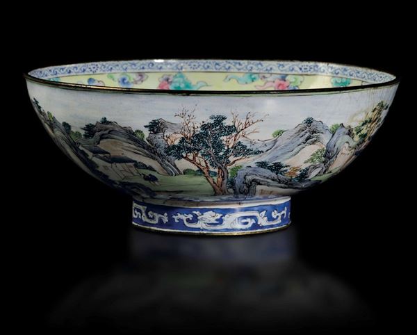 A bowl in Canton enamel, China, Qing Dynasty