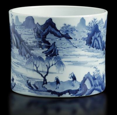 Portapennelli in Porcellana Bianca e Blu con Raffigurazione di Paesaggio in Stile Master Of The R...