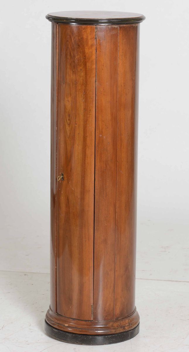 Mobile a colonna in legno, XIX secolo  - Auction Antiques January | Time Auction - Cambi Casa d'Aste