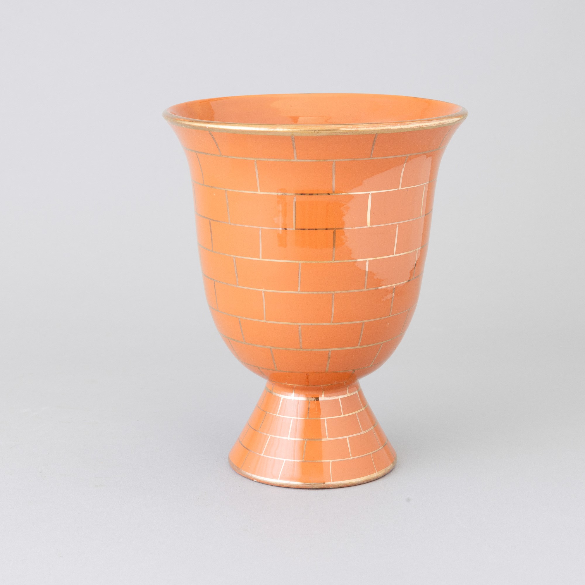 Lima, Perugia, Urna in ceramica su base troncoconica, XX secolo