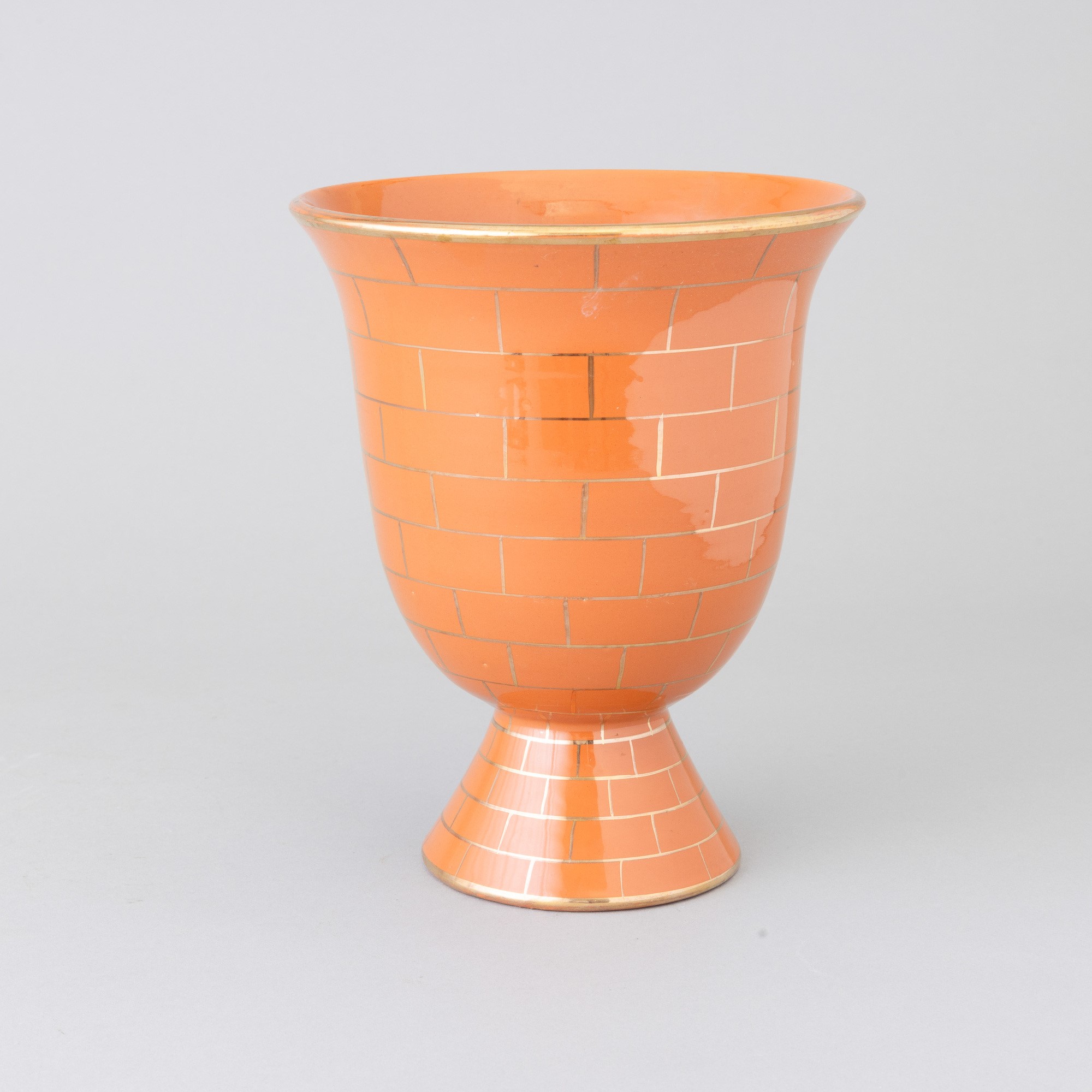 Lima, Perugia, Urna in ceramica su base troncoconica, XX secolo