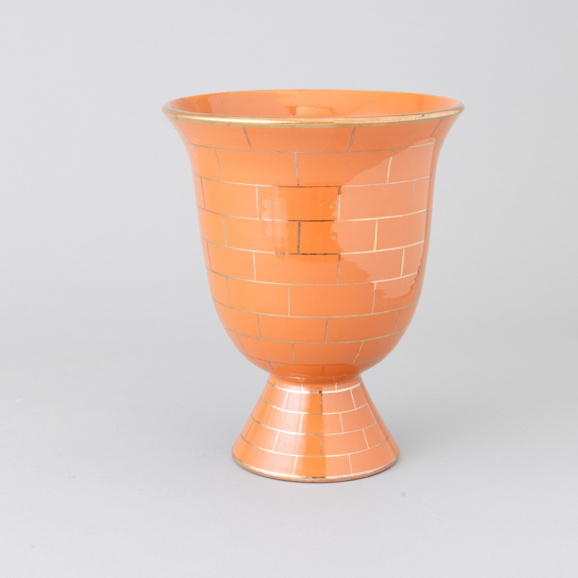 Lima, Perugia, Urna in ceramica su base troncoconica, XX secolo