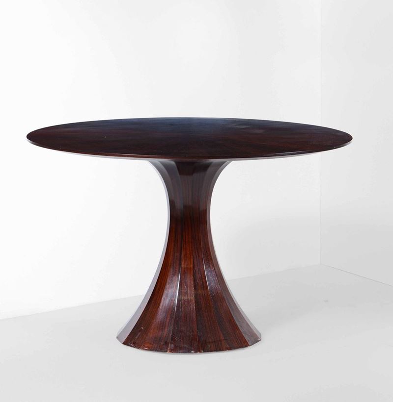 Tavolo rotondo con struttura e piano in legno.  - Auction Design - Cambi Casa d'Aste