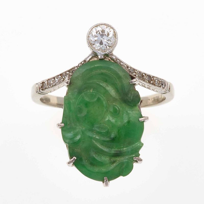 Anello con giadeite incisa e diamanti  - Auction Fine Jewels - Cambi Casa d'Aste