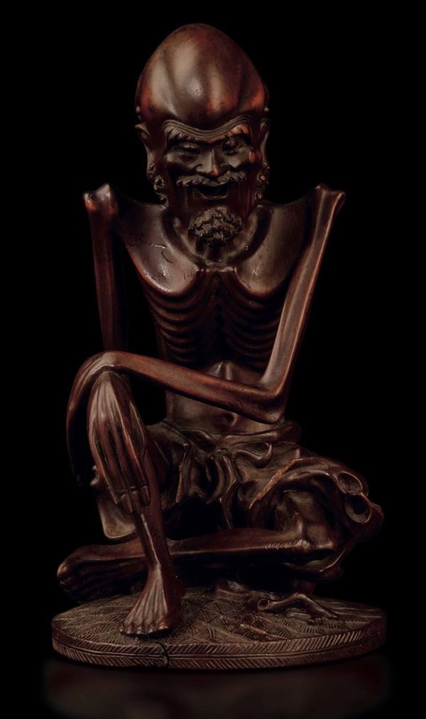 Figura di Buddha magro accovacciato scolpito in legno, Cina, Dinastia Qing, fine XVIII secolo
