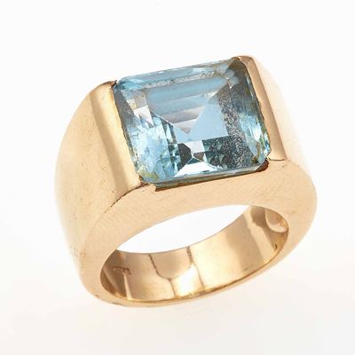 Anello con Topazio Azzurro
