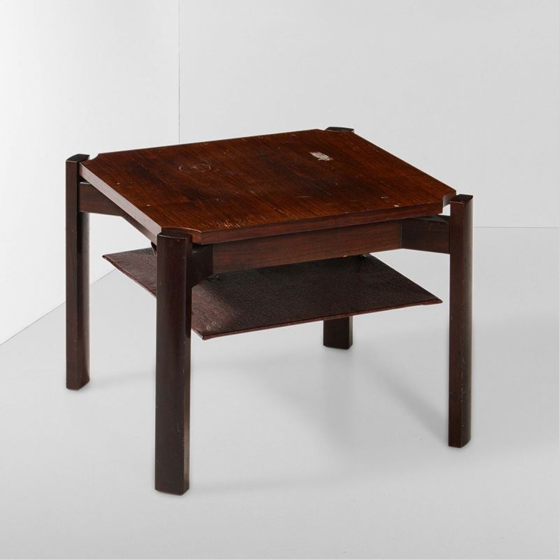 Tavolo basso con struttura e piani in legno.  - Auction Design Lab - Cambi Casa d'Aste