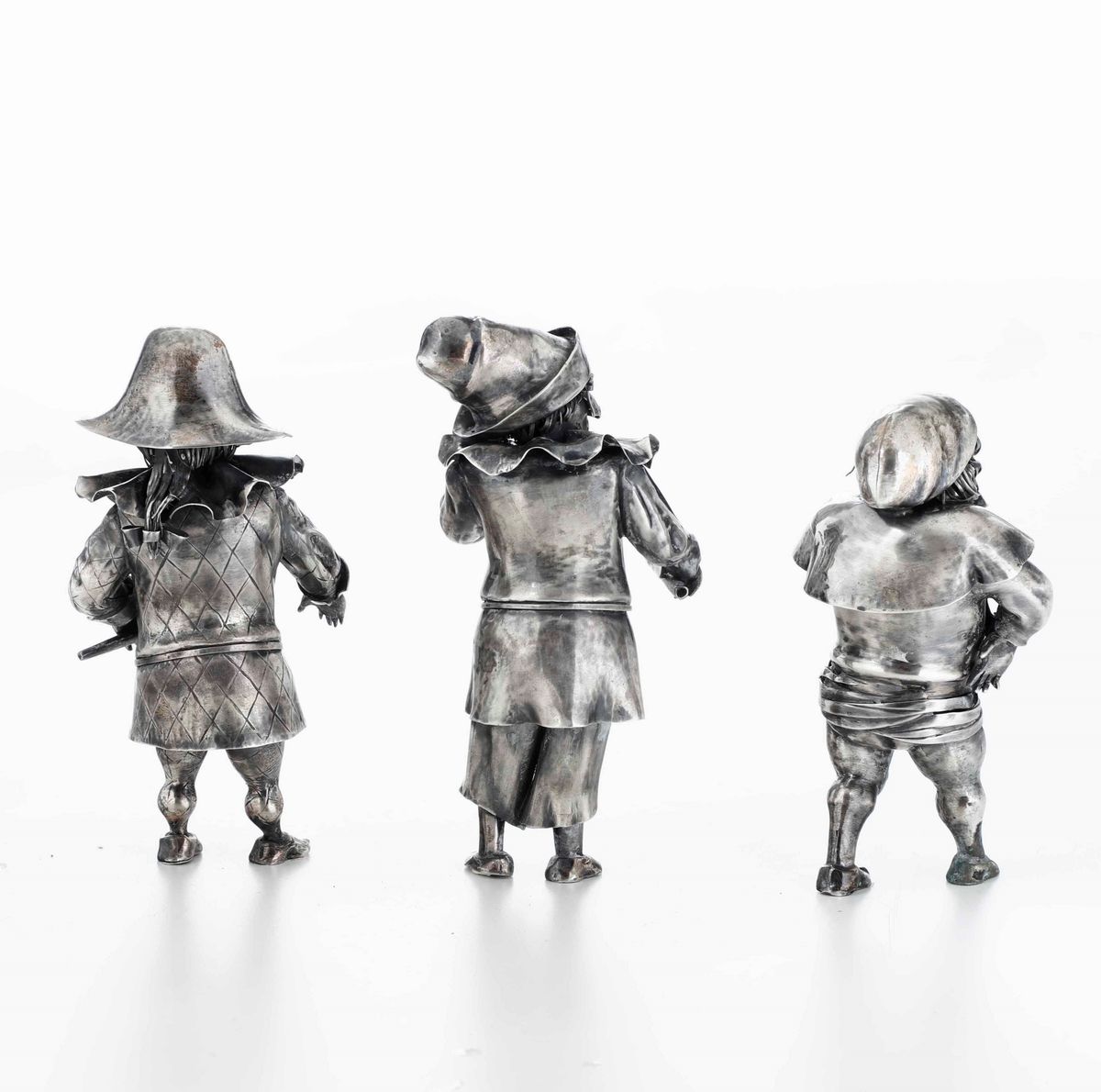 Tre Figure Carnevalesche Argento Fuso e Cesellato Argenteria Italiana del XX Secolo