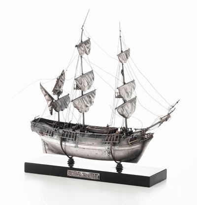 Modellino del Bounty in Argento. Italia XX Secolo. Argentiere Orlandi, Firenze