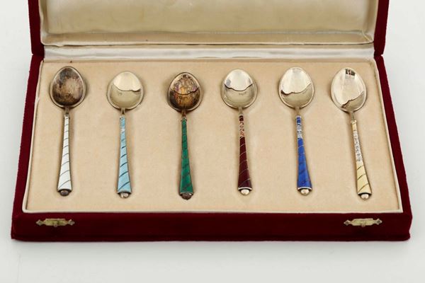 Sei cucchiaini in argento e smalti colorati. Danimarca XX secolo