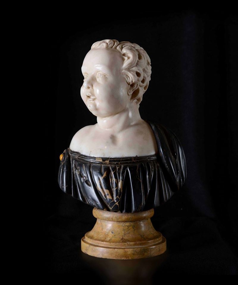 Busto di fanciullo Marmo bianco, portoro e marmo giallo.  Scultore italiano del XVIII secolo  - Asta Scultura e Oggetti d'Arte - Cambi Casa d'Aste
