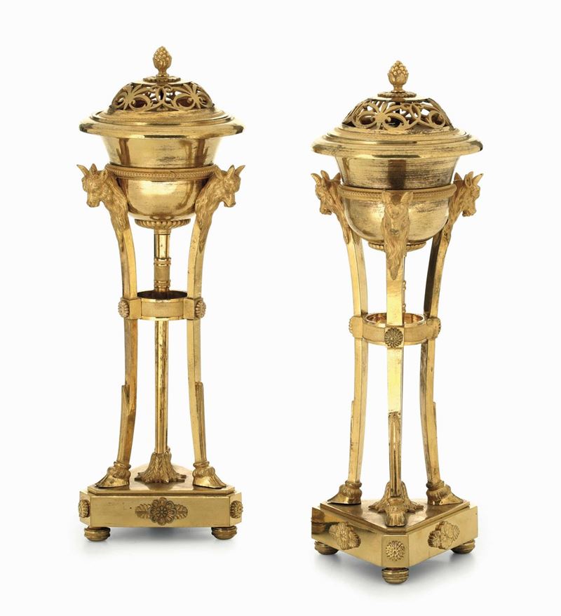 Coppia brucia profumi in bronzo dorato, XX secolo  - Auction Important Artworks and Furniture - Cambi Casa d'Aste