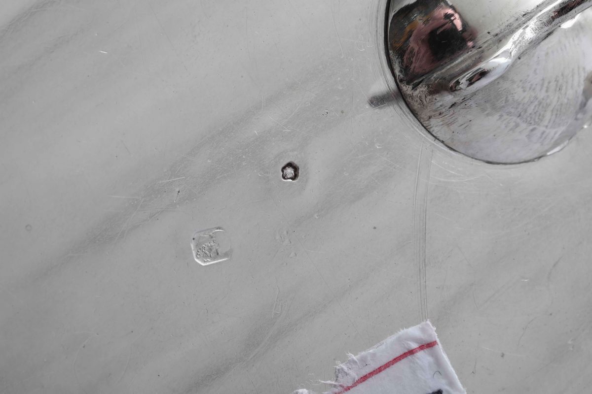 Salsiera con Presentoire in Argento Primo Titolo. Francia XIX-XX Secolo. Marchi Dell’argentiere (...