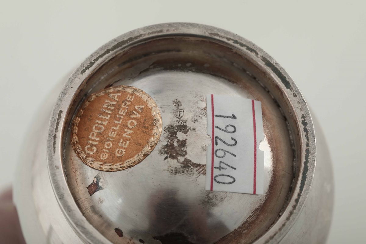Servito Composto da Teiera, Caffettiera e Zuccheriera in Argento Fuso, Cesellato e Parzialmente D...