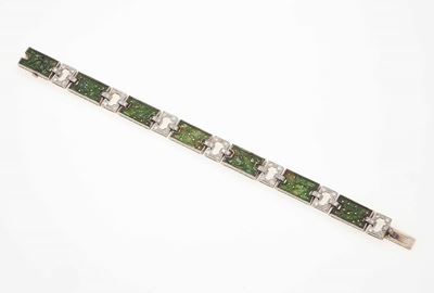 Bracciale con Inserti in Giadeite Incisa e Piccoli Diamanti