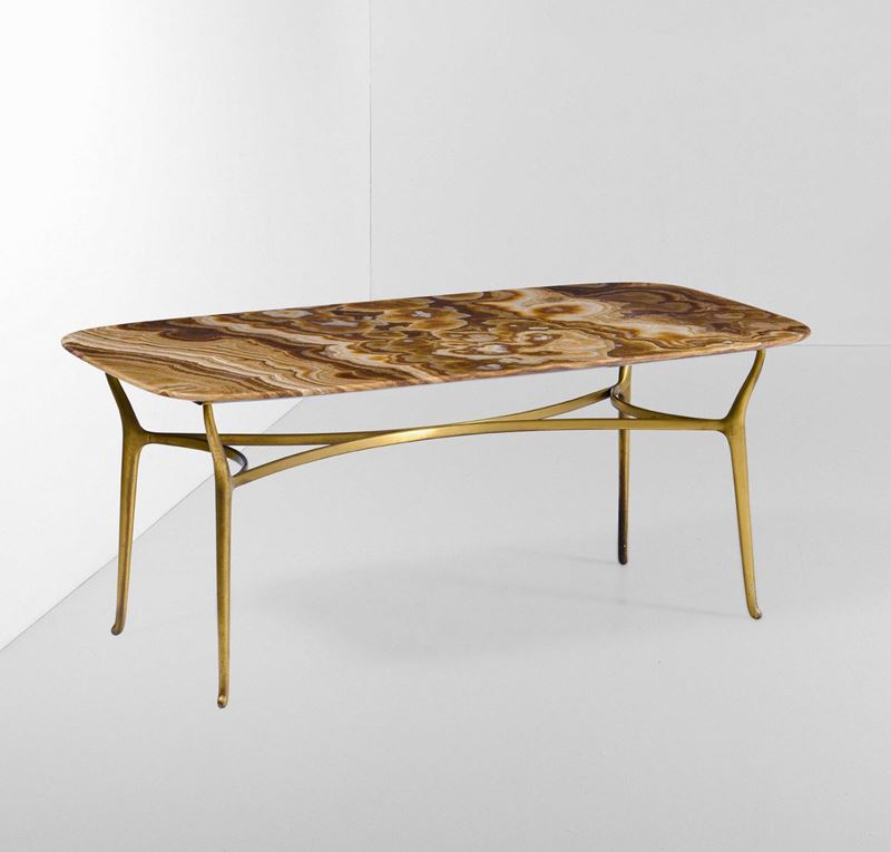 Tavolo basso con struttura in ottone e piano in onice.  - Auction Design - Cambi Casa d'Aste