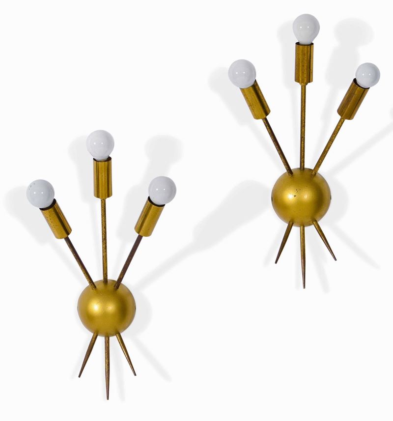 Coppia di lampade da parete con struttura e diffusori in ottone.  - Asta Design - Cambi Casa d'Aste