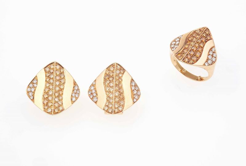 Demi-parure composta da anello ed orecchini con diamanti bianchi e gialli  - Auction Fine Jewels - III - Cambi Casa d'Aste