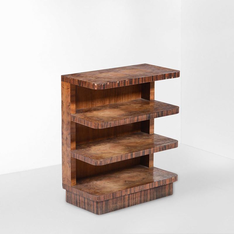 Tavolo basso con struttura e piano in legno e radica.  - Auction Design - Cambi Casa d'Aste