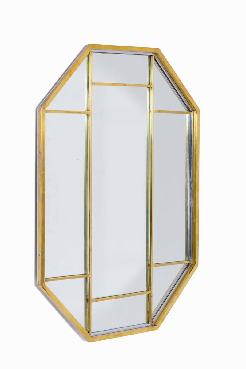 Specchiera a parete in vetro specchiato con struttura ottagonale in ottone.  - Auction Design - Cambi Casa d'Aste