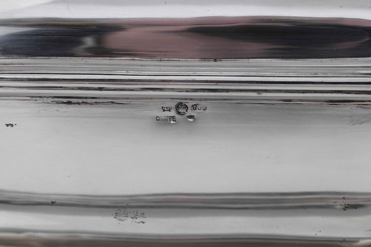 Zuppiera con Presentoire in Argento Fuso e Cesellato. Supporto in Legno. Argenteria Artistica Ita...