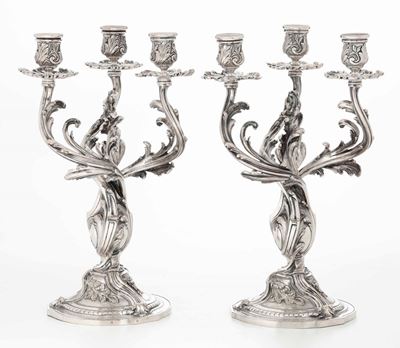 Coppia di Candelabri a Tre Luci in Metallo Argentato