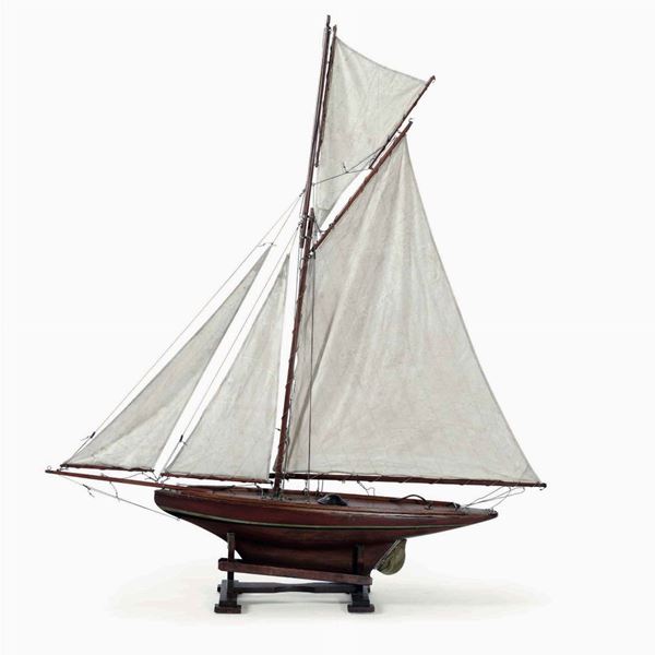 Modello di yacht navigante. Inghilterra XX secolo