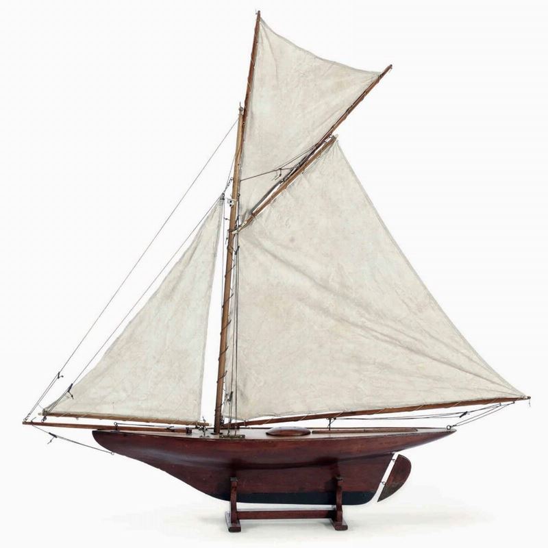 Modello di yacht navigante. Inghilterra XX secolo  - Asta Arte Marinara - Cambi Casa d'Aste