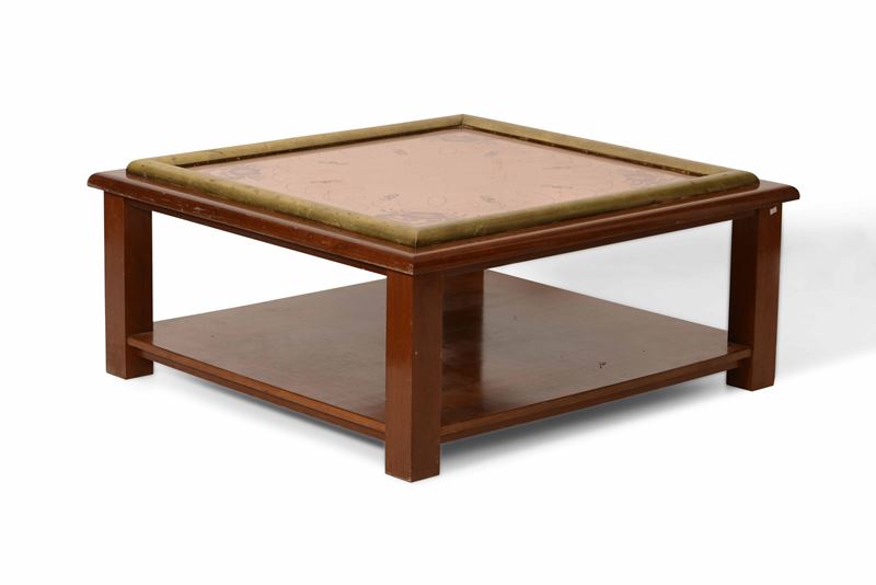 Tavolo basso con struttura in legno e piano in vetro specchiato.  - Auction Design Lab - Cambi Casa d'Aste