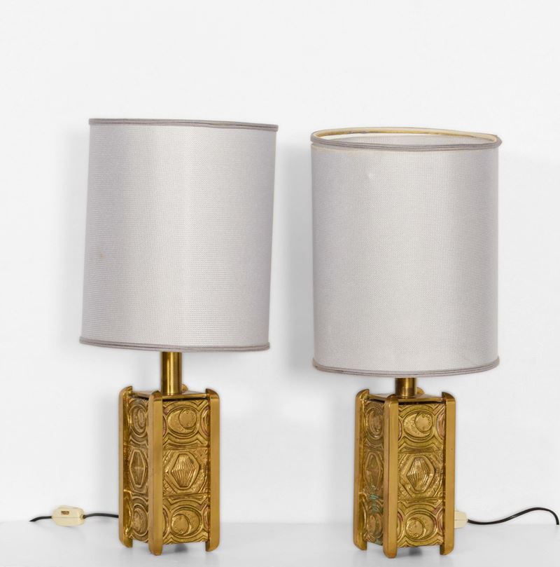 Coppia di lampade con struttura in bronzo e diffusori in tessuto.  - Asta Design Lab - Cambi Casa d'Aste
