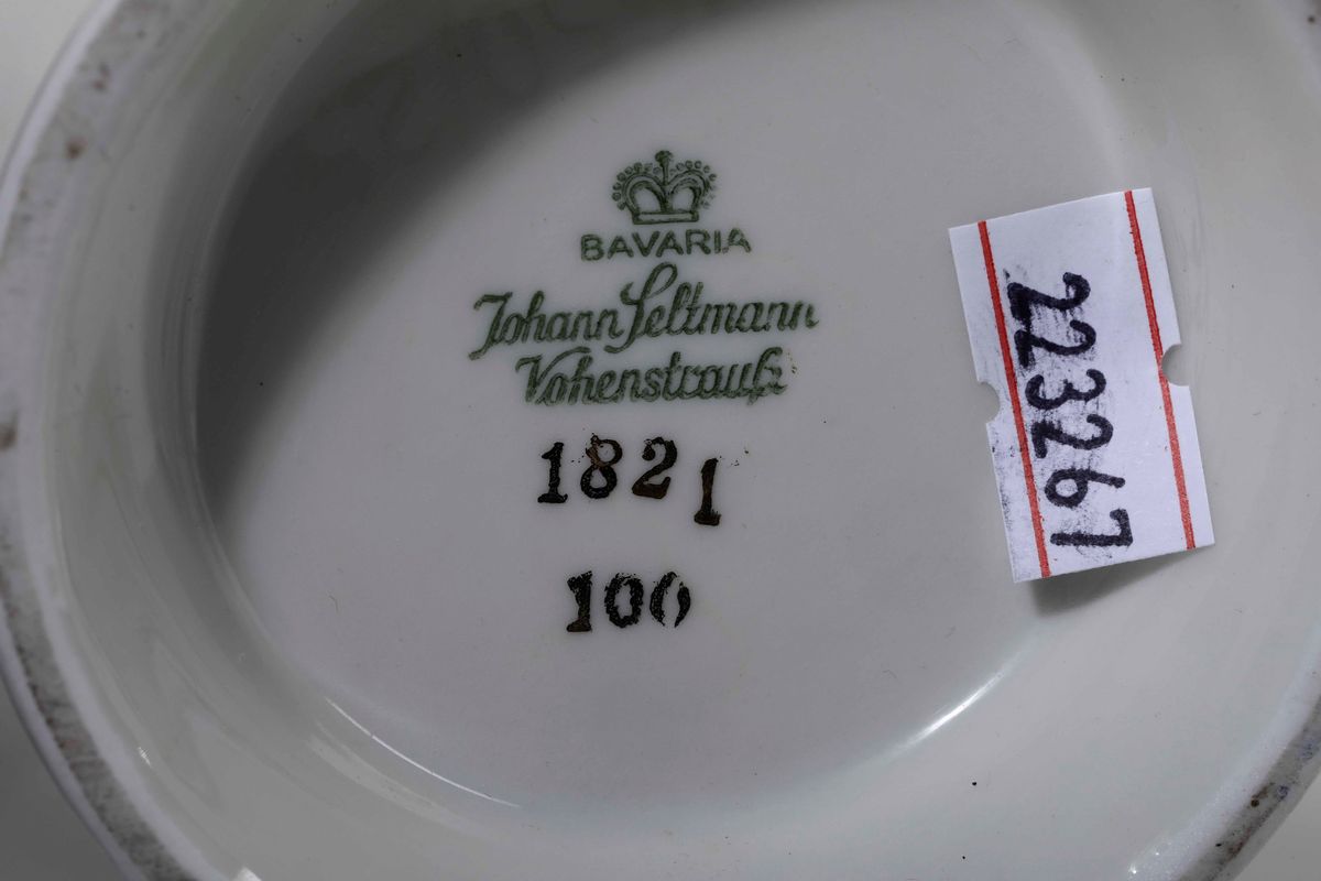 Coppia di Vasi e un Altro Vaso Germania, Manifatture Thomas e Johann Seltmann, XX Secolo