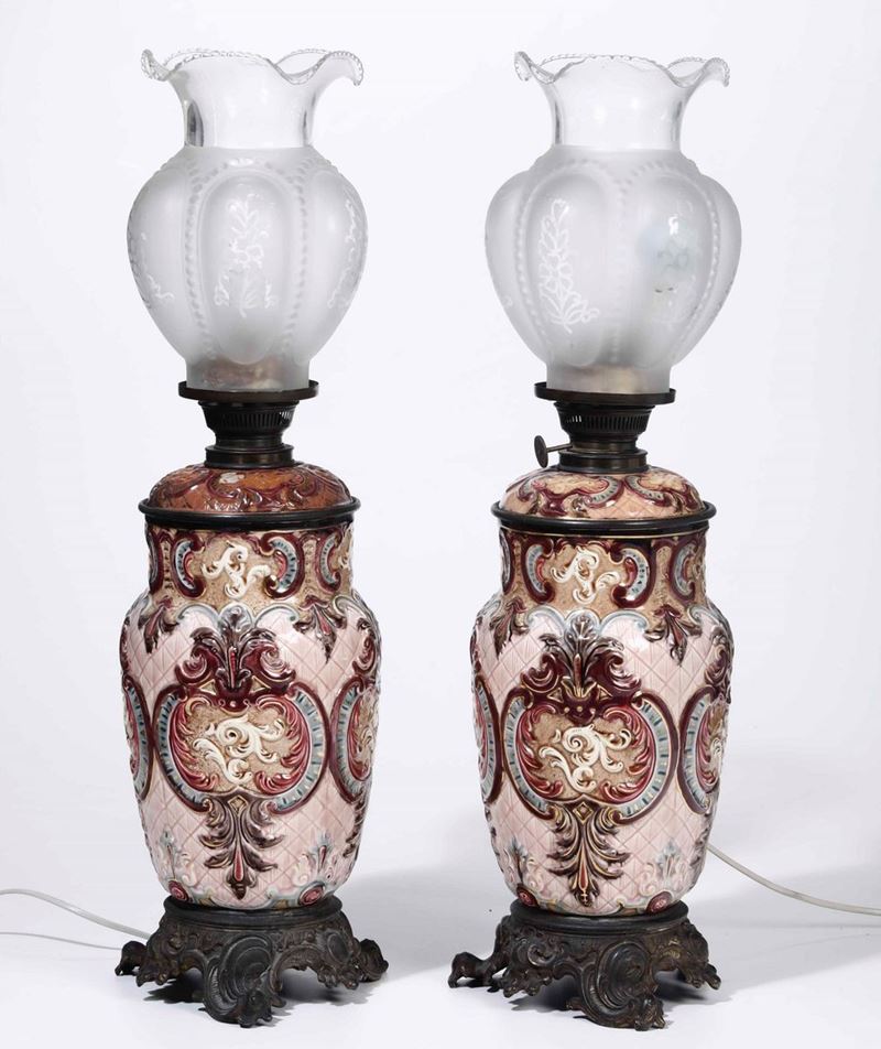Coppia di lampade a petrolio Inghilterra, XIX secolo  - Asta Ceramiche | Cambi Time - Cambi Casa d'Aste