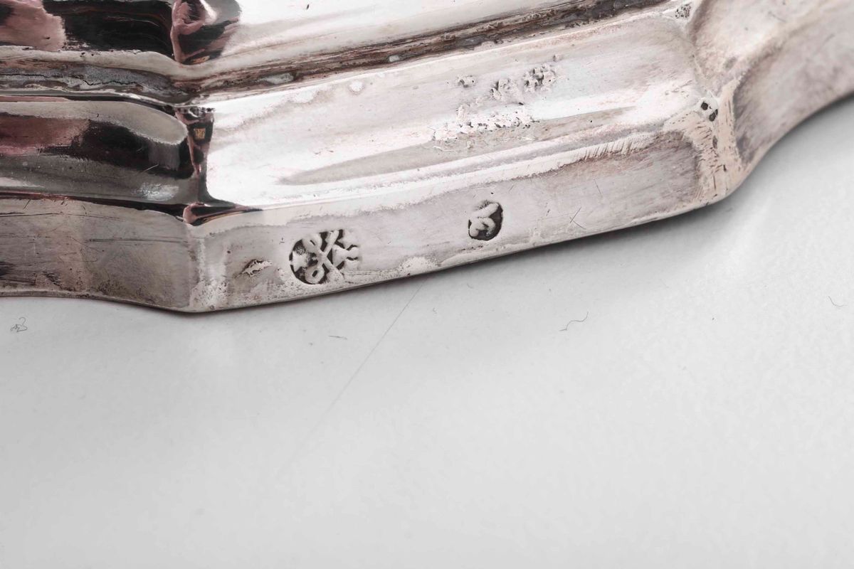 Coppia di Doppieri Argento Fuso, Sbalzato e Cesellato Roma 1795 - 1799 Marchio Dell’argentiere Co...