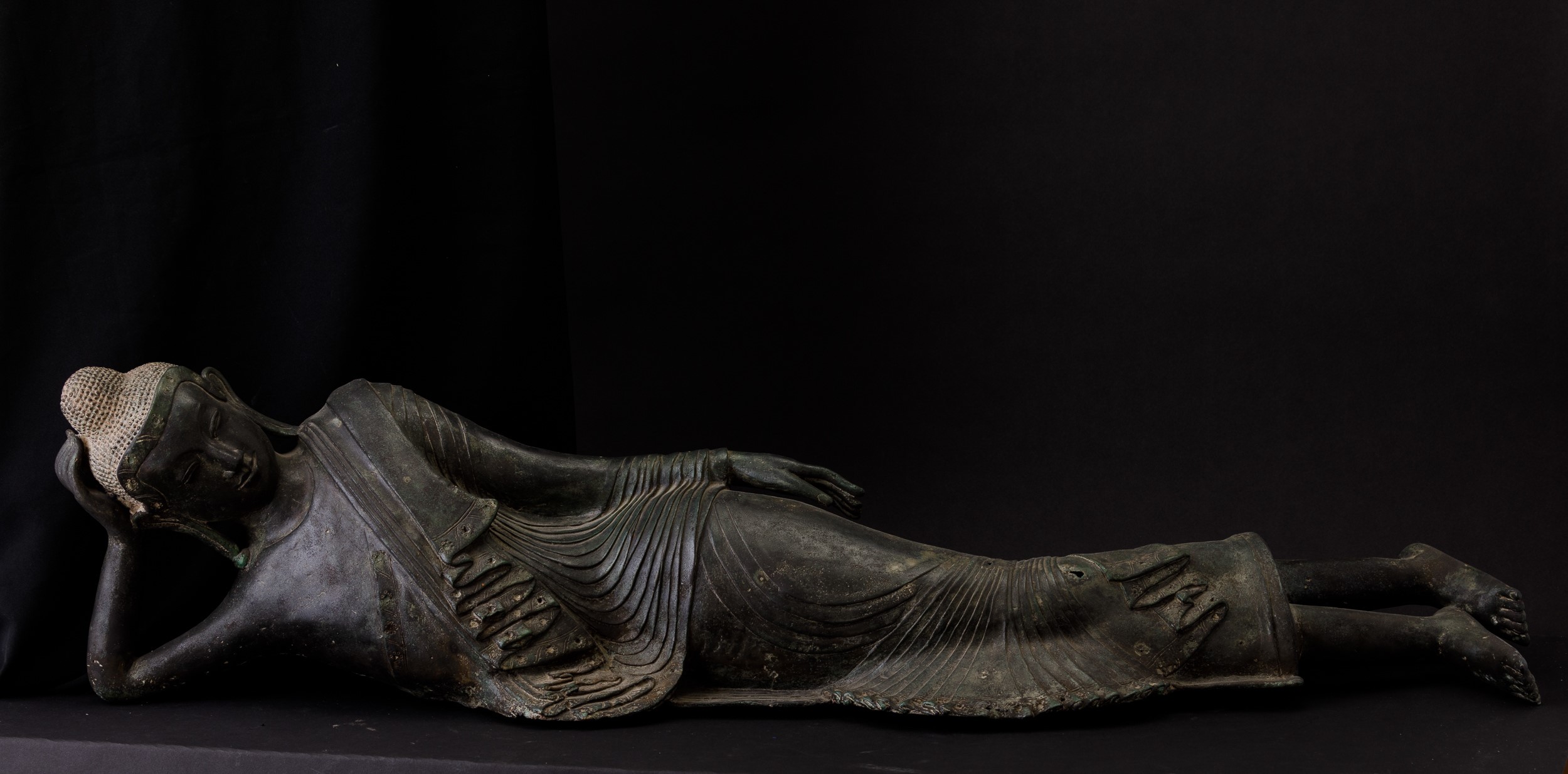 Figura di Buddha Sdraiato in Bronzo, Thailandia, XIX Secolo