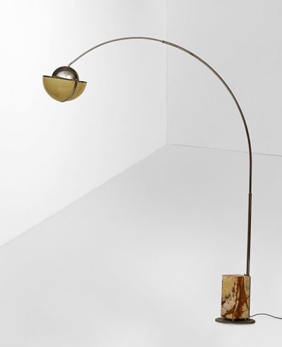 Lampada da Terra con Struttura in Metallo Cromato, Base in Marmo e Paralume in Metallo Cromato, M...