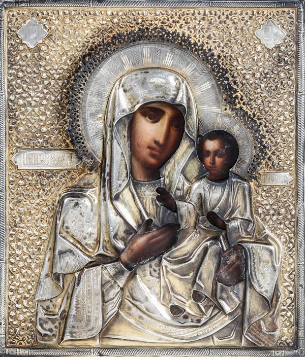 La Vergine di Kazan. Icona su tavola. Riza in argento sbalzato, cesellato e parzialmente dorato. Bolli della città di Mosca anno 1889 del saggiatore e dell’argentiere (non identificati)