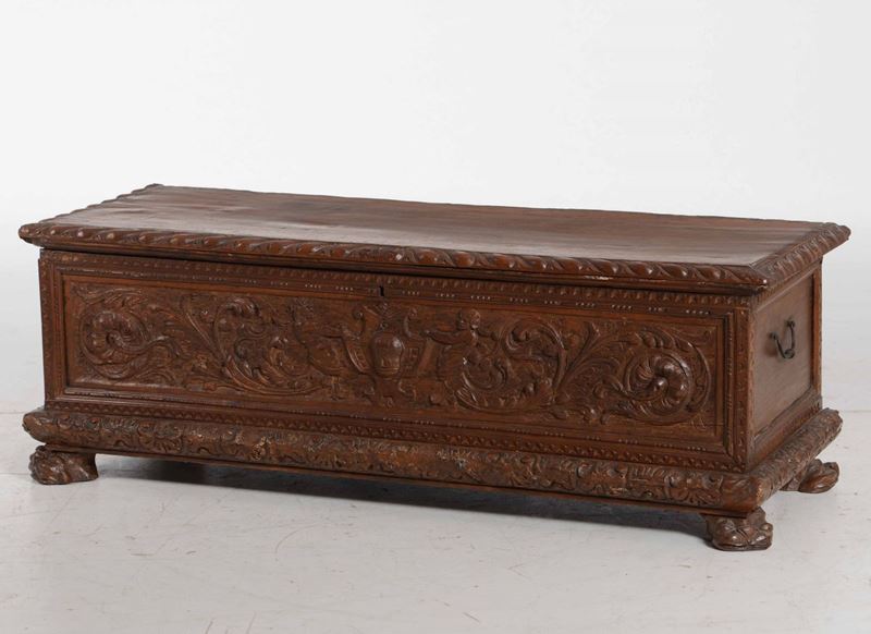 Cassapanca in legno intagliato, XVIII secolo  - Asta Antiquariato Gennaio | Cambi Time - Cambi Casa d'Aste