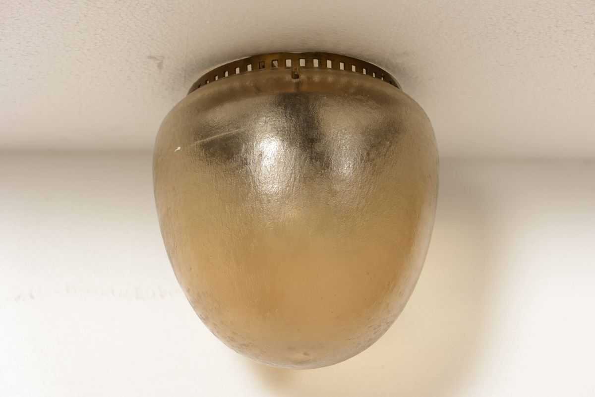 Tre Plafoniere con Struttura in Metallo e Diffusore in Vetro di Murano Acidato.