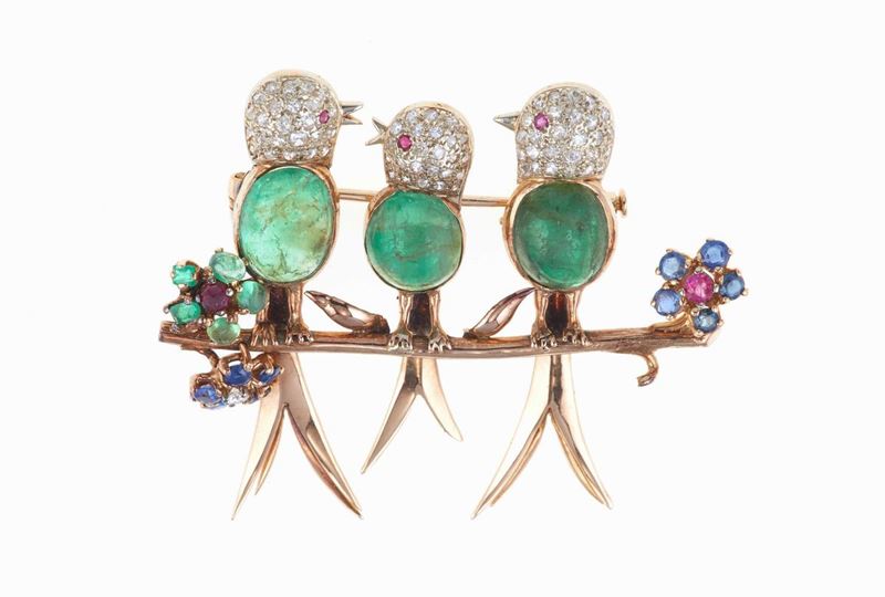 Spilla uccellini con smeraldi taglio cabochon, diamanti, zaffiri e rubini  - Asta Spring Jewels - I - Cambi Casa d'Aste