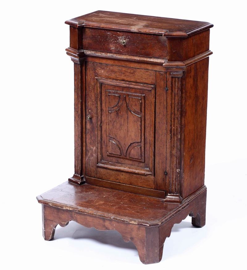 Inginocchiatoio in noce, XIX secolo  - Auction Antiques January | Time Auction - Cambi Casa d'Aste