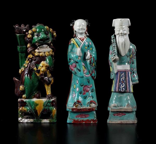 Lotto composto da vari oggetti in porcellana, Cina, Dinastia Qing, XVII-XVIII secolo