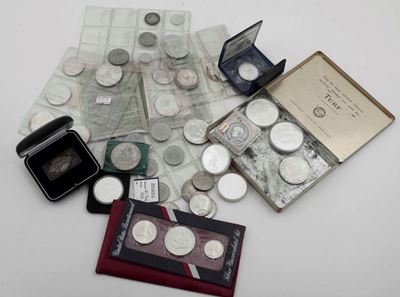 Lotto di Monete e Madaglie in Argento e Metallo. Varie Epoche e Manifatture