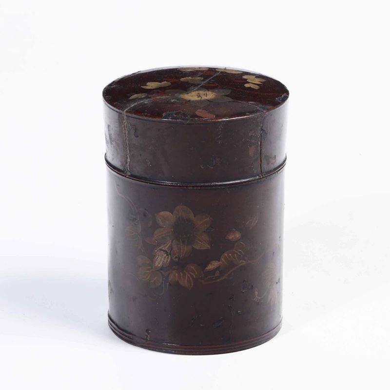 Porta tè in legno laccato con decori floreali, Cina, Dinastia Qing, XIX secolo  - Asta Antiquariato | Cambi Time - Cambi Casa d'Aste