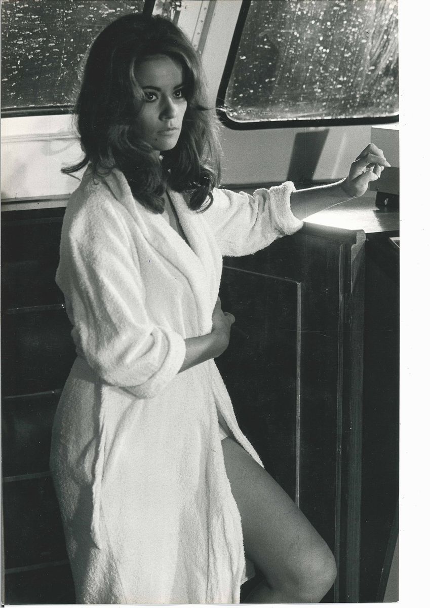 Pierluigi Alias Pierluigi Praturlonlotto Composto da 7 Fotografie di Carroll Baker e 007 Thunderb...